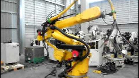 Used Robot Fanuc S420iW with RJ2 Controller