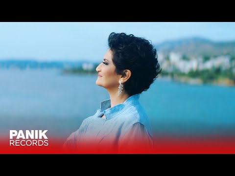 Άλκηστις Πρωτοψάλτη -
