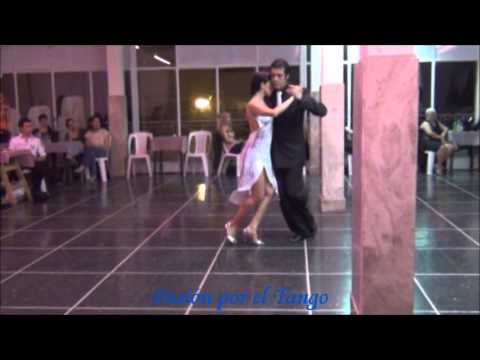YANINA VILLAGRA y ROLANDO VALDIVIA bailando el tango HUMILLACIÓN en FLOREAL MILONGA