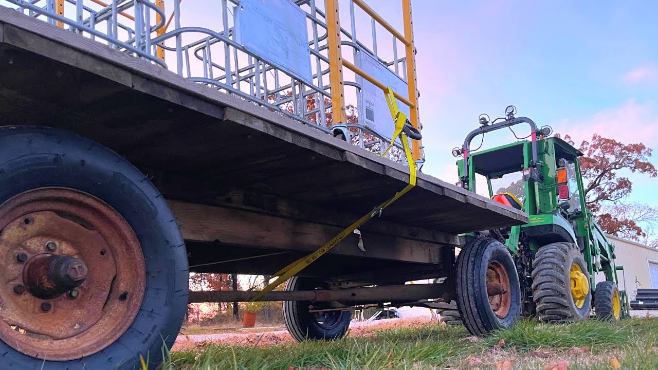 アンティーク　ジョンディア　牽引ワゴン Antique John Deere Hay Wagon - YouTube