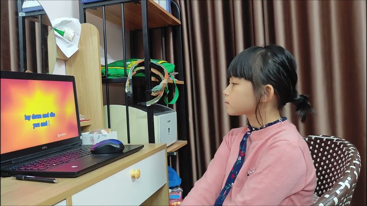 happy new year Trang thể hiện