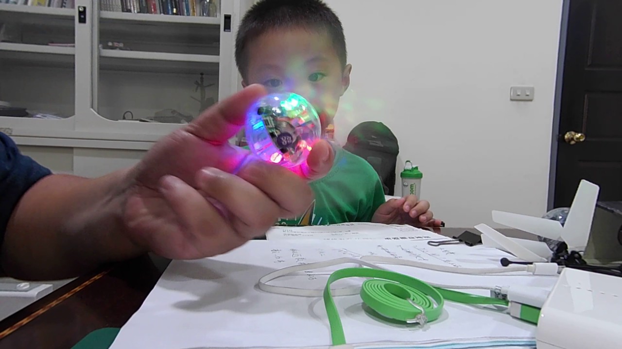 Kids playground|孩子們的遊樂場|子供の遊び場|어린이 놀이터|aire de jeux pour enfants|parque infantile|детская площадка