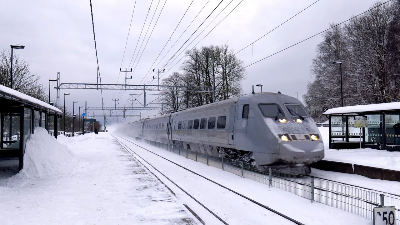 Tåg runt Partille Station - Årskrönika 2025 Del 2 - Juni till December i 4k60