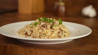 Perfect risotto with oyster mushrooms - a delicacy from one pan