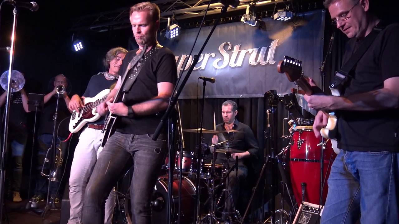 SuperStrut - Chri$$ie + Bags @Schwarzer Adler