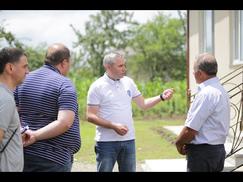 ბესარიონ სიმონიშვილმა სამეგრელოს რეგიონში დევნილი ოჯახებისთვის გადაცემული სახლები მოინახულა