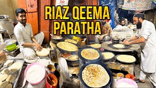 DESI STYLE BEEF PARATHA IN LAHORE | STREET FOOD DESI NASHTA | RIAZ PARATHA LAHORE by Discover with Shery 6,007 views 1 month ago 12 minutes, 58 seconds