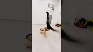 Танцы без правил 🤘😎  Вам нравится брейк данс??? #dance