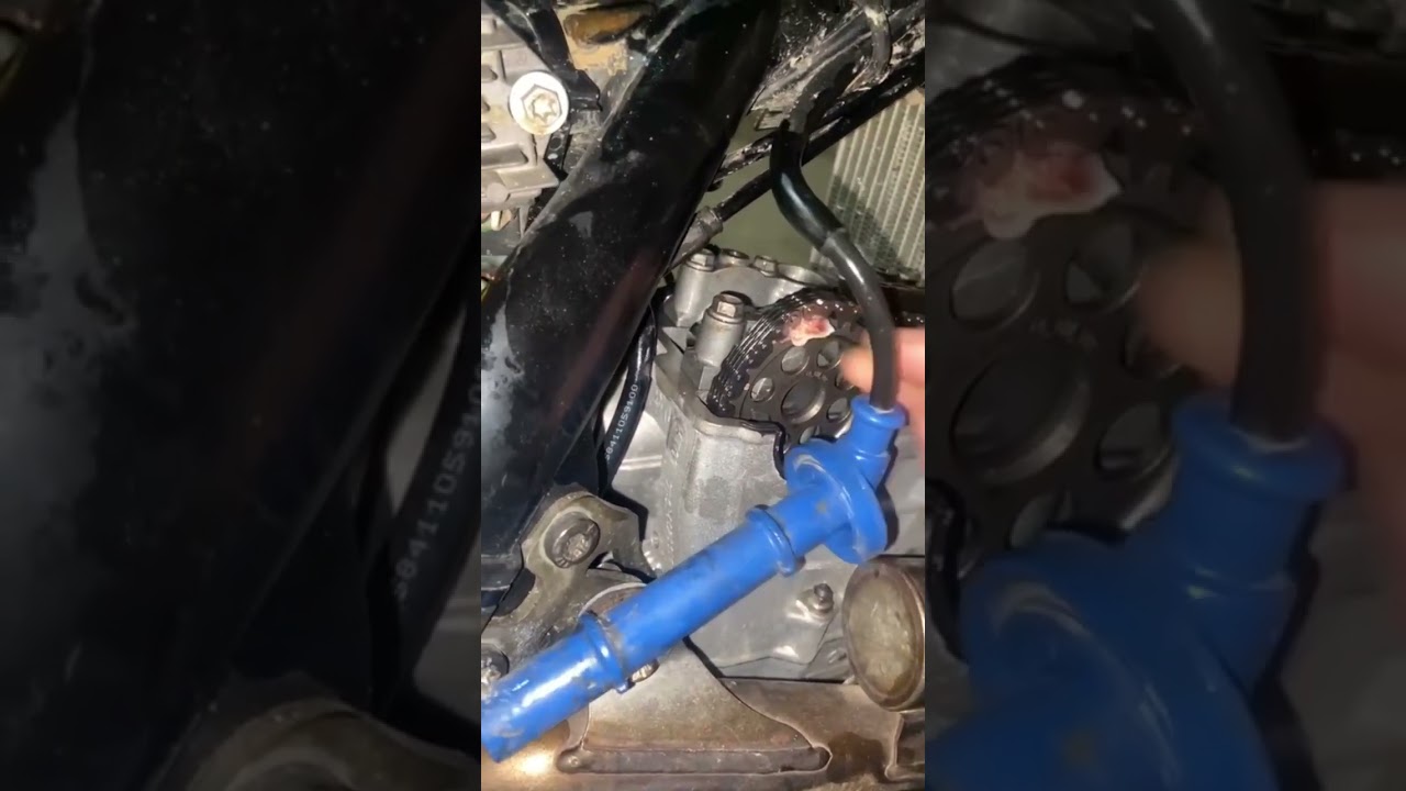 Doigt dans la distribution moto cross