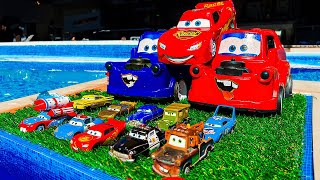 Looking for Disney Pixar Cars On the Rocky Road : Lightning McQueen, Mater, Dinoco McQueen, Mack