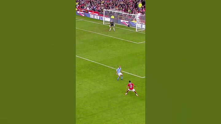 Rooney's brilliant bicycle kick goal vs Man City 👀