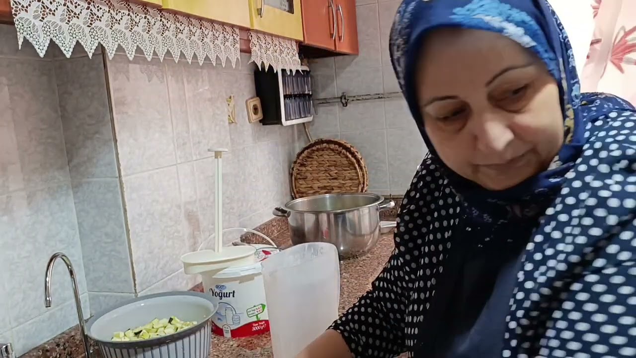 احلا فيديو روتينا اليومي طبخ شوربه داوي  مع احلا بسبوسه من تحت ايد ام نوري تابعو معنا