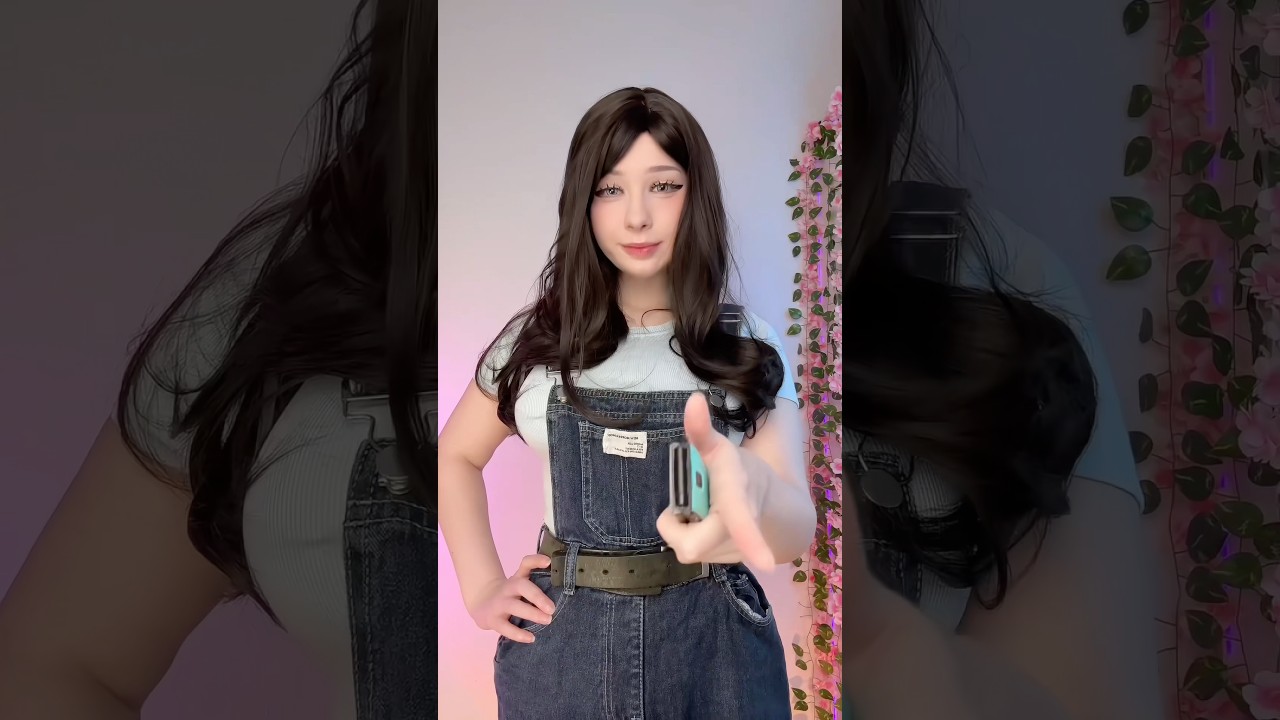 How do you like my new phone?😁 #yunocosplay #futurediary #yunogasai #cosplay #mirainikki