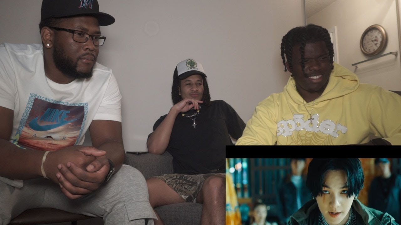 Агуст Д. ДЭЧВИТА [ПЕРВАЯ РЕАКЦИЯ] *ОБЯЗАТЕЛЬНО К ПРОСМОТРУ*