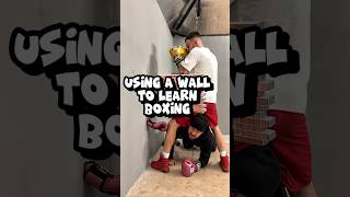 Using a WALL to learn boxing?! 🧐🤯 #boxing #learntobox #viral #boxingtraining #shorts