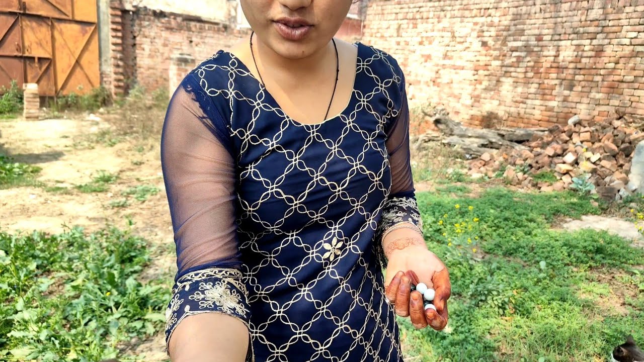 Ham teenon Aaj Kahan Ja Rahe Hain