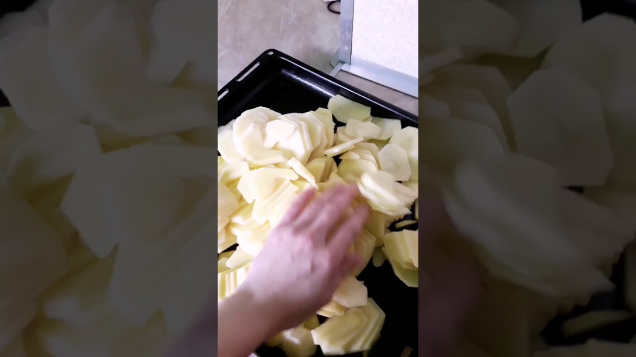 Рецепт. Запекаем рыбу хариуз с картошкой в духовке