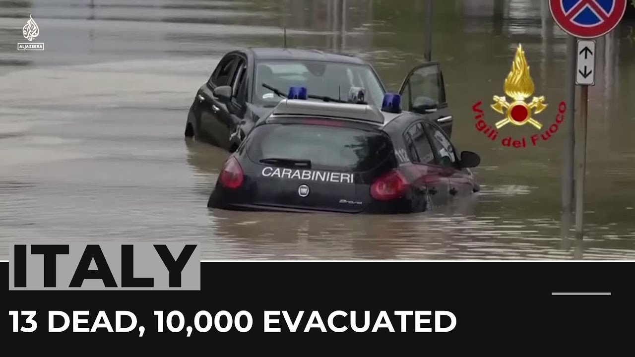 لقي ما لا يقل عن 13 شخصًا حتفهم في فيضانات شمال إيطاليا؛ وتم إجلاء 10 آلاف شخص.