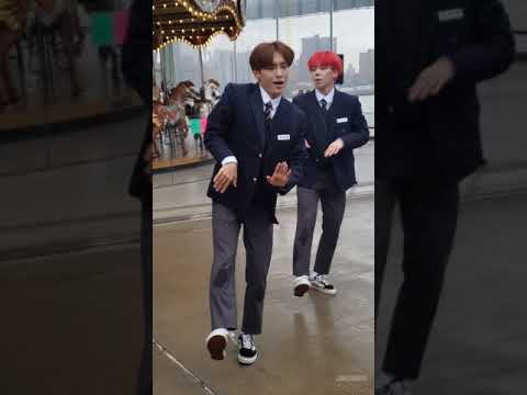 191209 A.C.E - Do It Like Me [JUN Focus] NYC Busking 4K