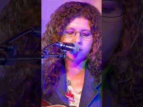 A voz doce de Roberta Campos neste registro nostálgico!