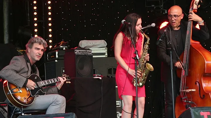 "Tenderly" - Andrea MOTIS voice & saxophone, Joan ...