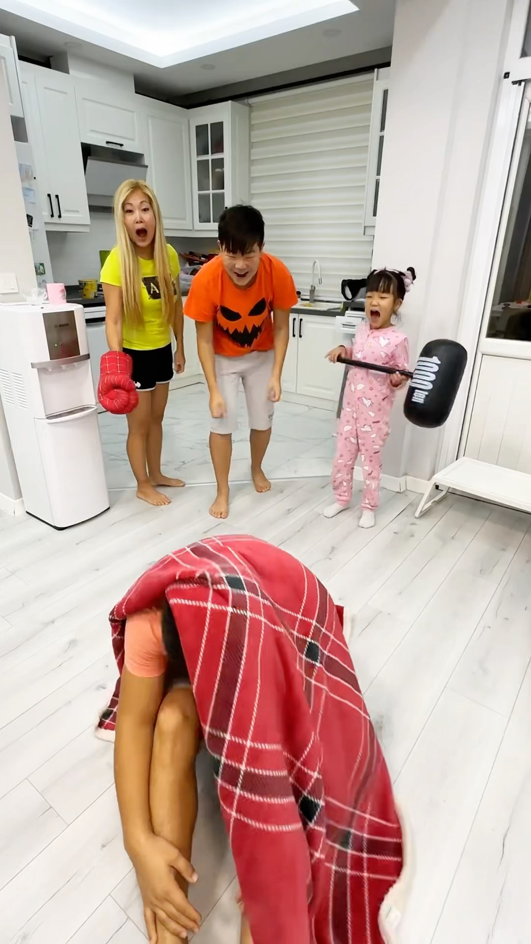 Cover with a blanket ?? LeoNata family #shorts