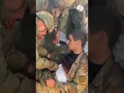 Азербайджанские военнослужащие оказали первую помощь раненому армянскому солдату #shorts
