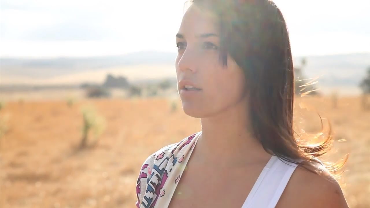 Bizarre Love Triangle - New Order (Marina Pont Acoustic Spanish Cover)