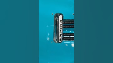 Blocking a tremolo #luthier #guitar #guitarist