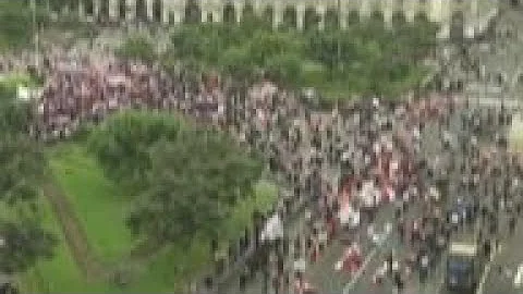 Peruvians protest left-wing presidential candidate