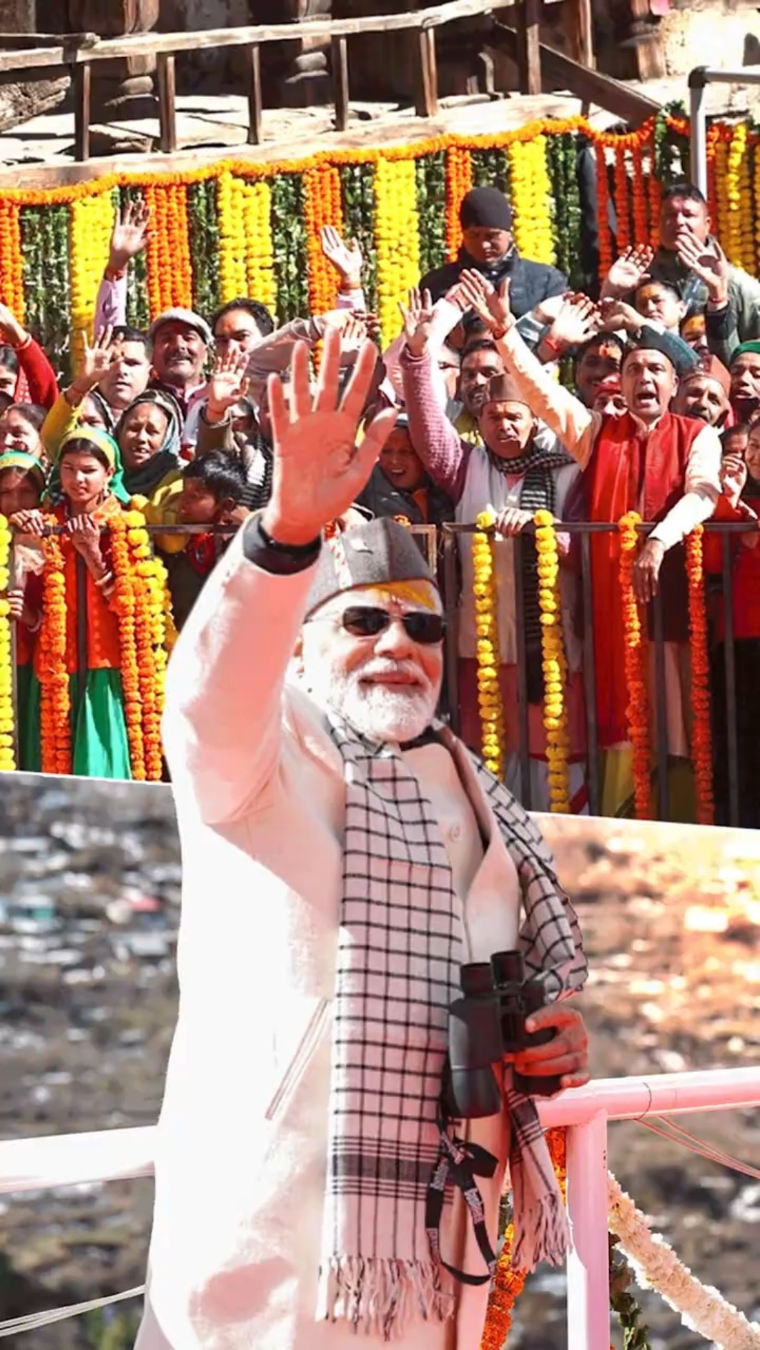 PM Modi seeks blessings from people in Harsil, Uttarakhand| #shorts