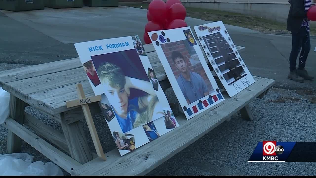 Community turns out to support families of 3 teens killed in Blue