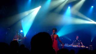 MORCHEEBA : The Sea (live) Paris, Le Bataclan, 11 octobre 2010