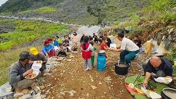 Đại tiệc toàn món ngon Thịt kho và 40 suất cơm mở đường Đoàn Kết trên Khâu Vai. Nguyễn Tất Thắng
