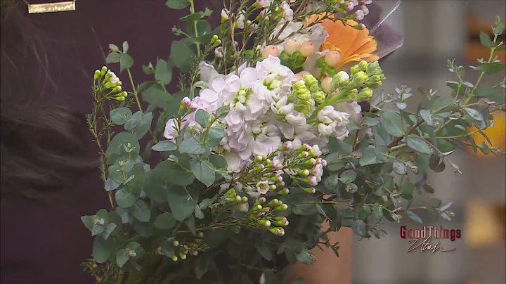 Make a fresh flower bouquet in just two minutes