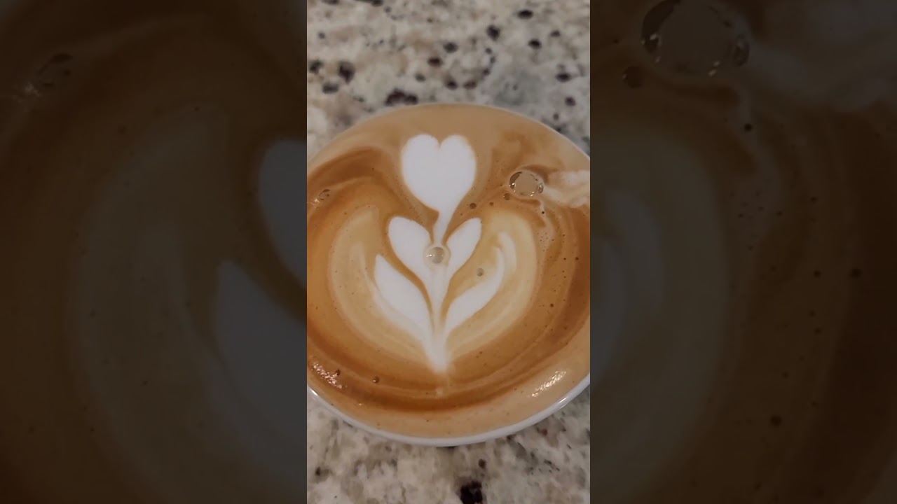 1 Handed Latte Art #latteart #coffeelatteart #coffee