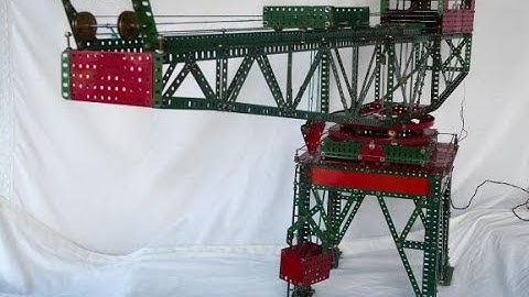 Meccano Block Setting Crane