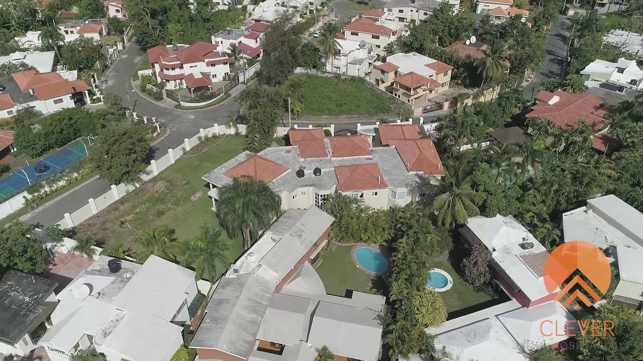 Amplia casa en Arroyo Hondo, Santo Domingo YouTube