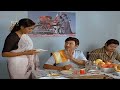 Dr rajkumar eating breakfast at gayathri house  ade kannu kannada movie part2