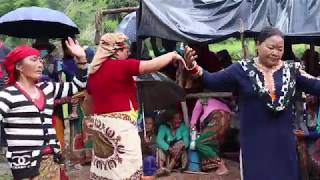 बिहेवारीमा गाइने टिपिकल नेपाली भाषाको ठेट 'मायाली' गीत सुनौ न ल ! typical Nepali folk song !