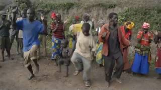 Batwa pygmies dancing 1