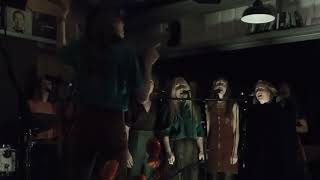 India Bourne &amp; Big Skirts Choir/Evergreen (Ben Howard Cover)/Outside, Devon/7.2.26 