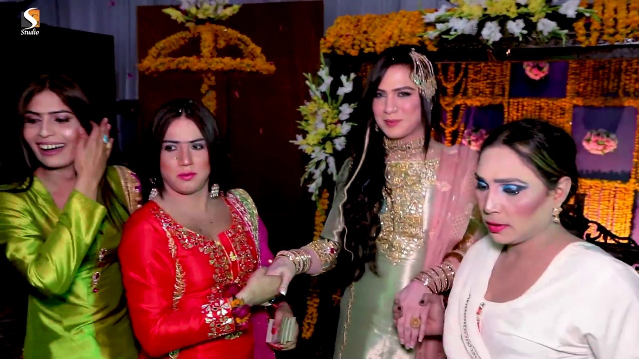 Pari Paro Mehndi Entry : Muskaan : Babli : Malika Prem : Paro Mehndi Video