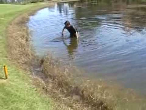 Beim Golf über das Wasser spielen (Penalty Area / Wasserhindernis)