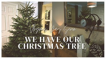 PICKING OUT OUR TREE & FEEL UNIQUE ADVENT CALENDAR UNBOXING | VLOGMAS DAY 7