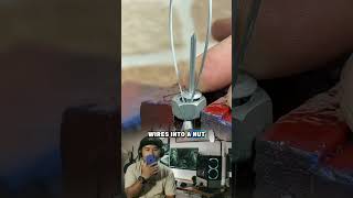Zamyka Przewody W Nakrętce - Efekt Jest Genialny
