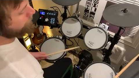 Yamaha Reface CS synth + Korg Monologue + Live Drums