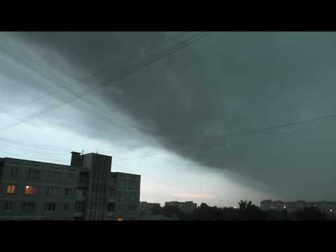 Надвигается гроза на