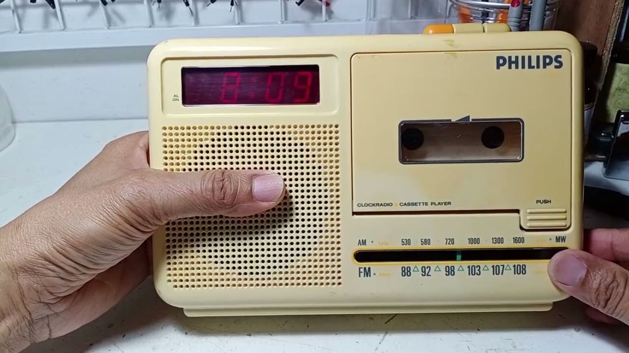 Philips D3730 - YouTube