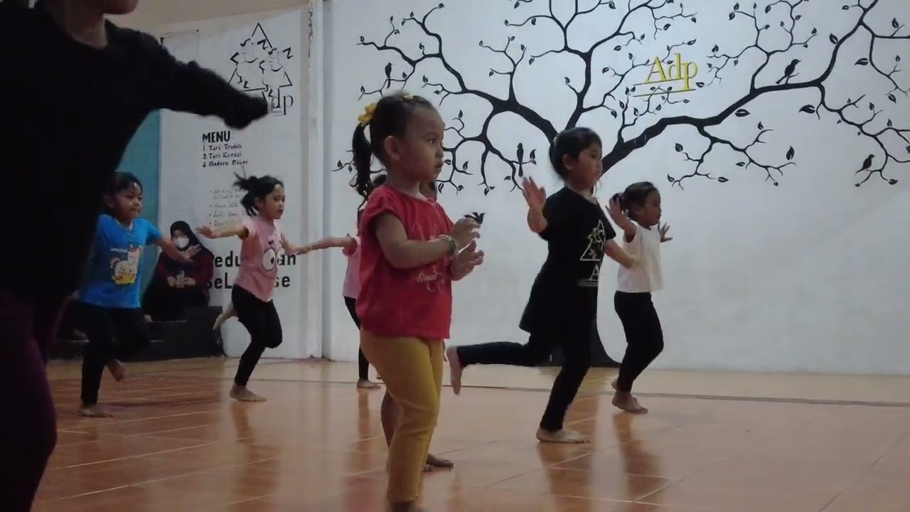 berlatih tari lagi Vol. 2 di ADP (Army Dance Production) || Shafa Mikhayla